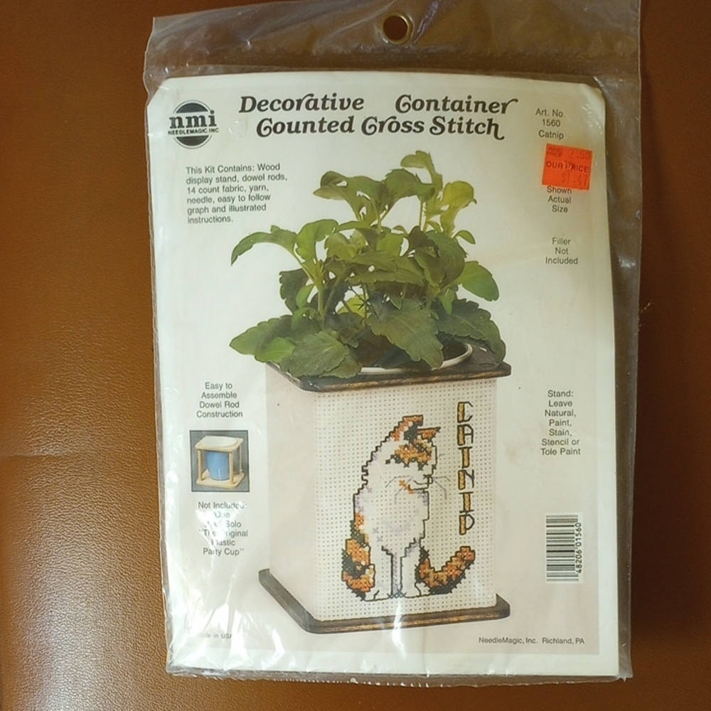 NWT Needlemagic Counted Cross Stitch Kit: Decorative Catnip Container